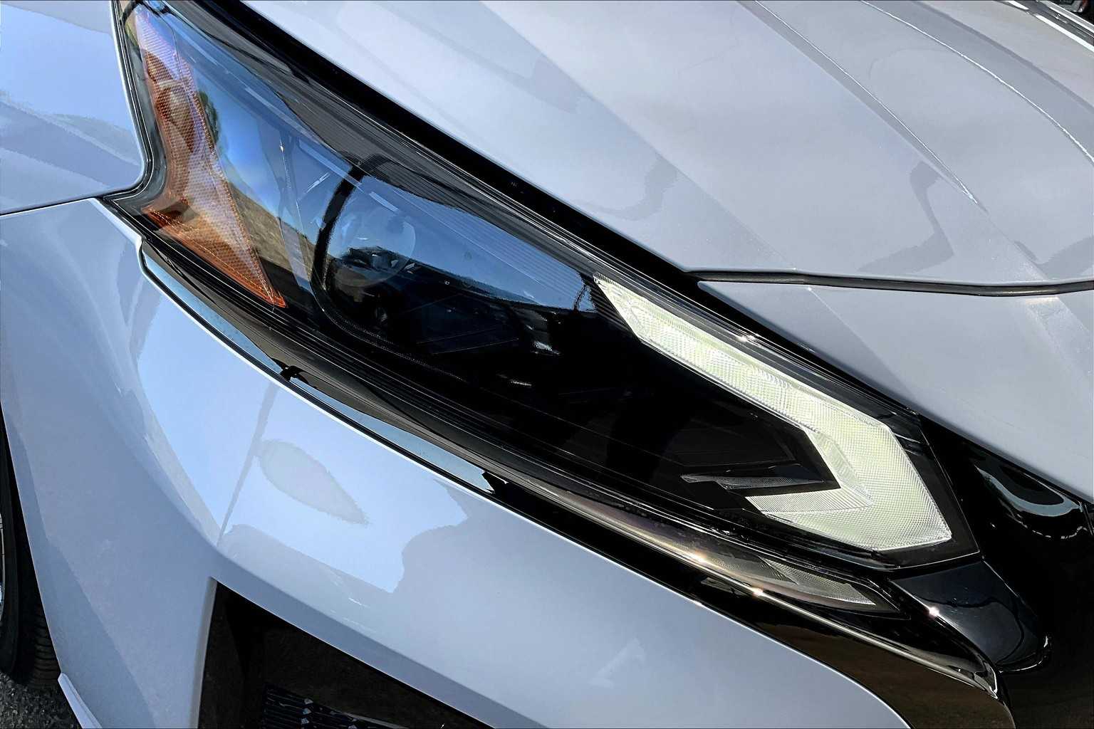 2025 Nissan Altima 2.5 SR photo 17