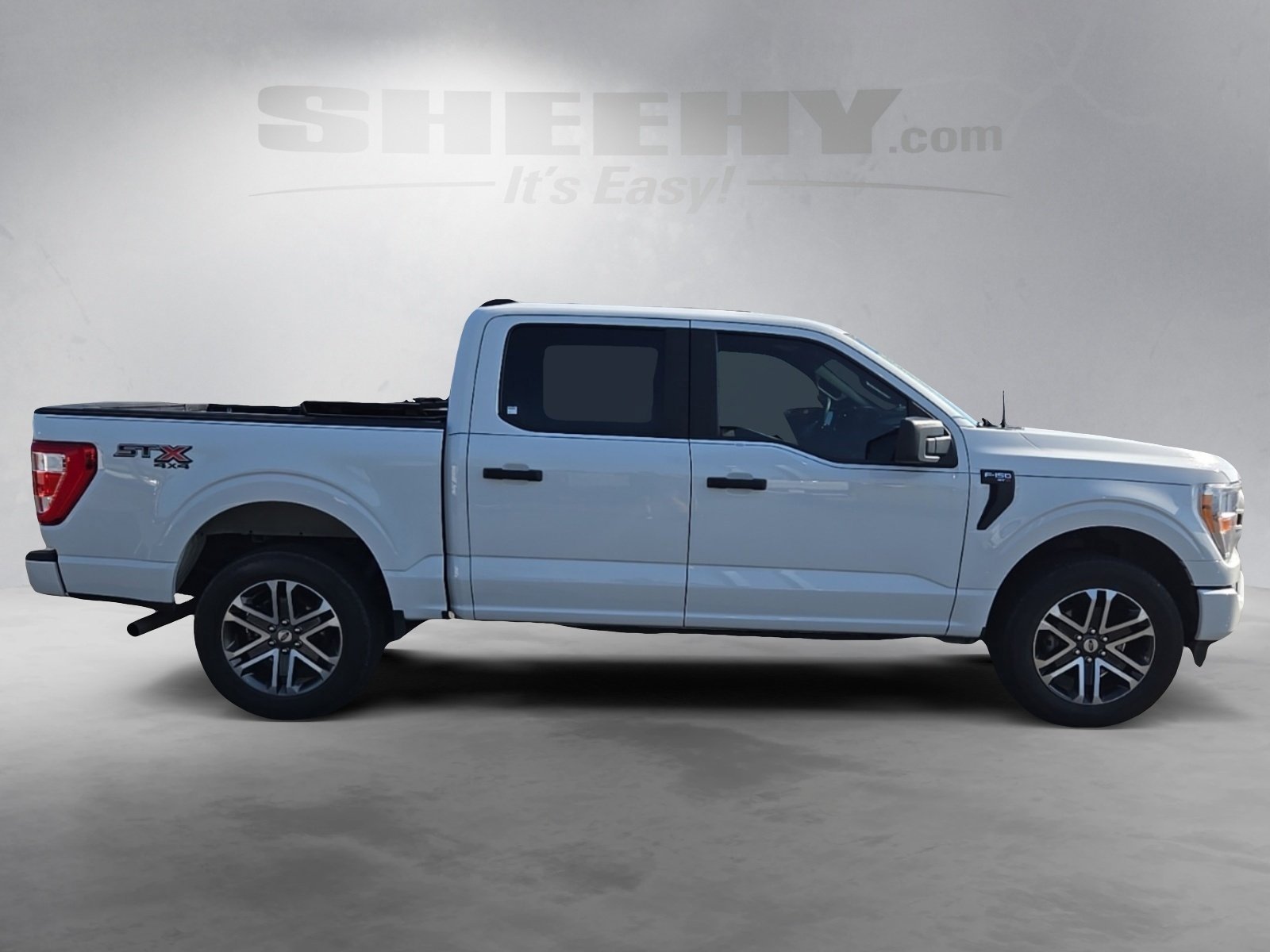 2022 Ford F-150 XL photo 9