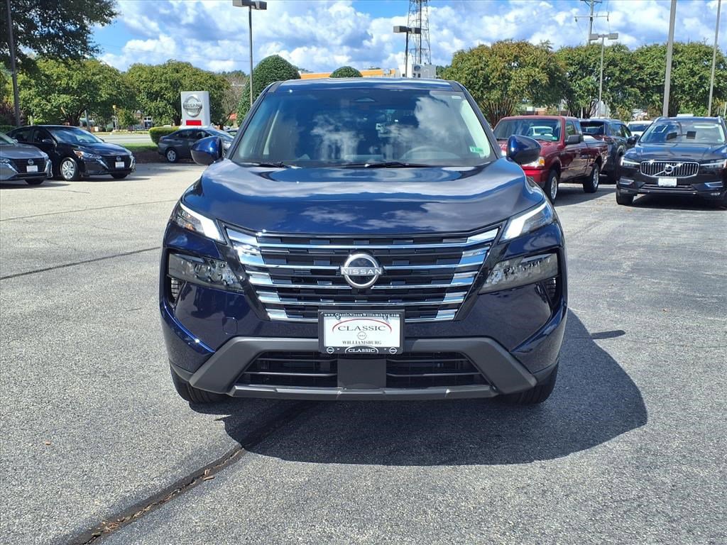 2026 Nissan Rogue SV photo 2