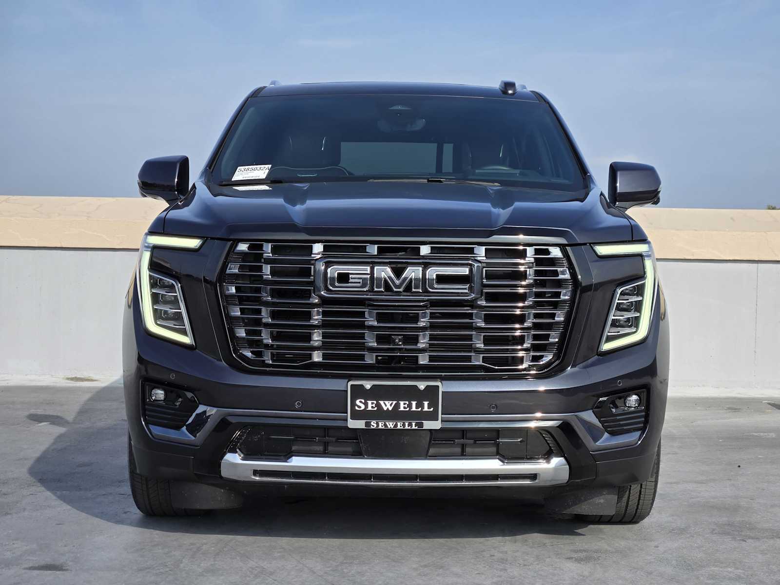 2025 Gmc Yukon Denali Ultimate photo 2