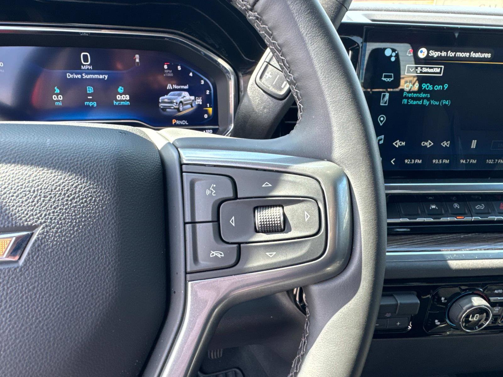 2025 Chevrolet Silverado 1500 LT photo 22