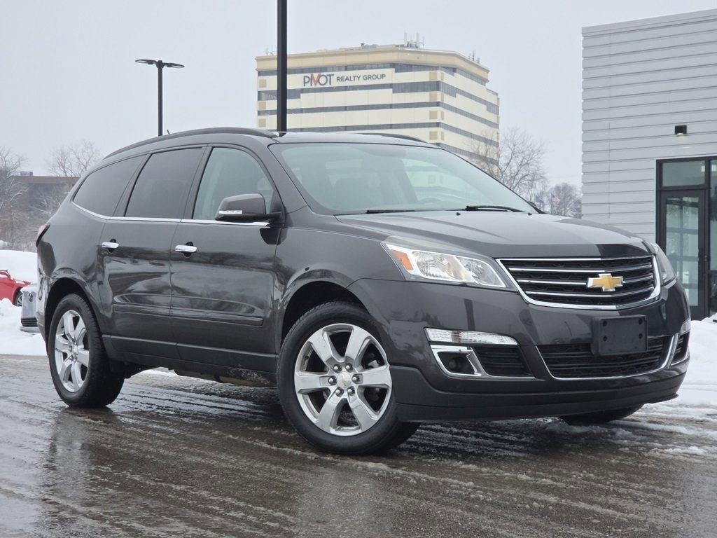 Used 2017 Chevrolet Traverse 1LT with VIN 1GNKVGKD8HJ209857 for sale in Fort Wright, KY