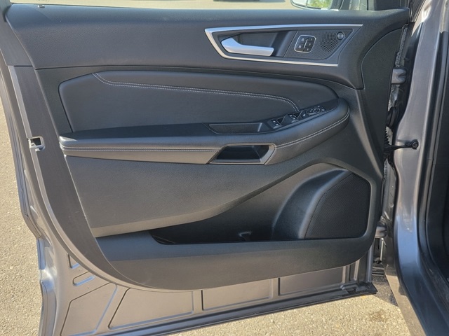 2024 Ford Edge Titanium photo 19