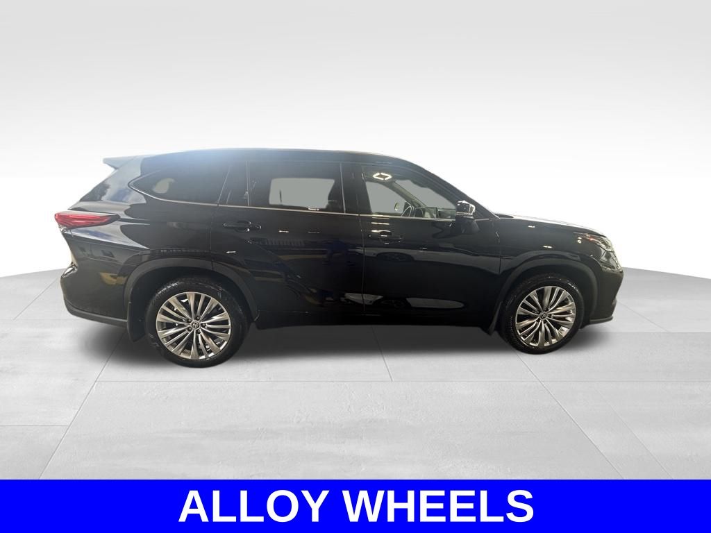 2023 Toyota Highlander Limited Platinum XLE XSE photo 3