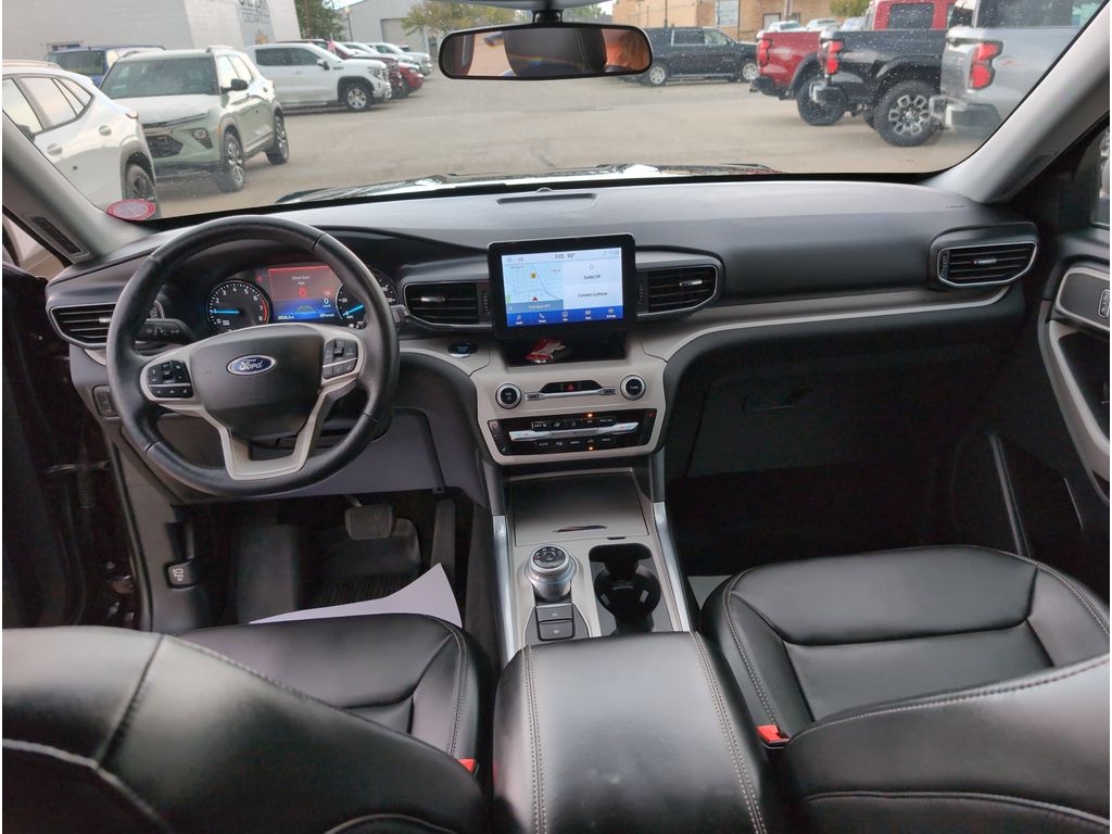 2023 Ford Explorer XLT photo 9