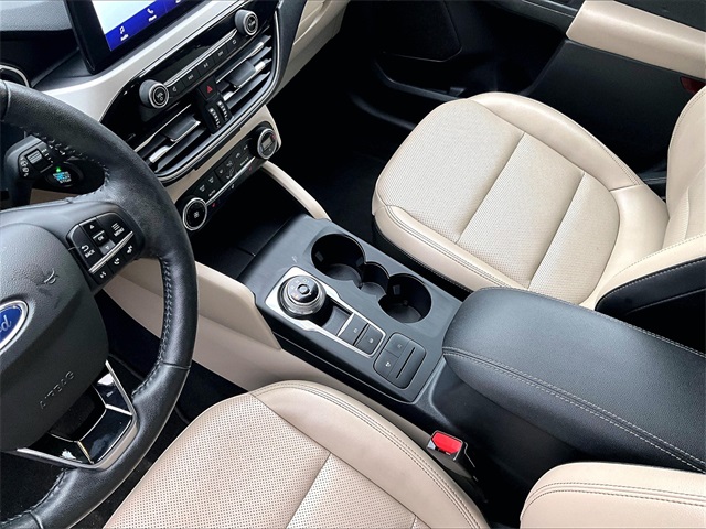 2020 Ford Escape SEL photo 13