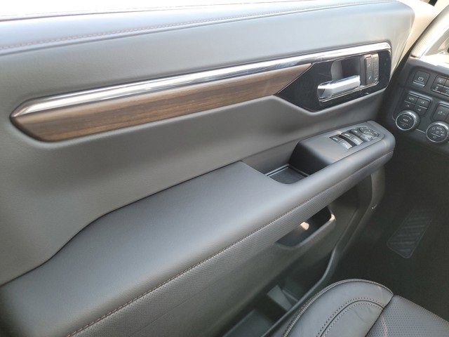 2025 Chevrolet Tahoe High Country photo 26