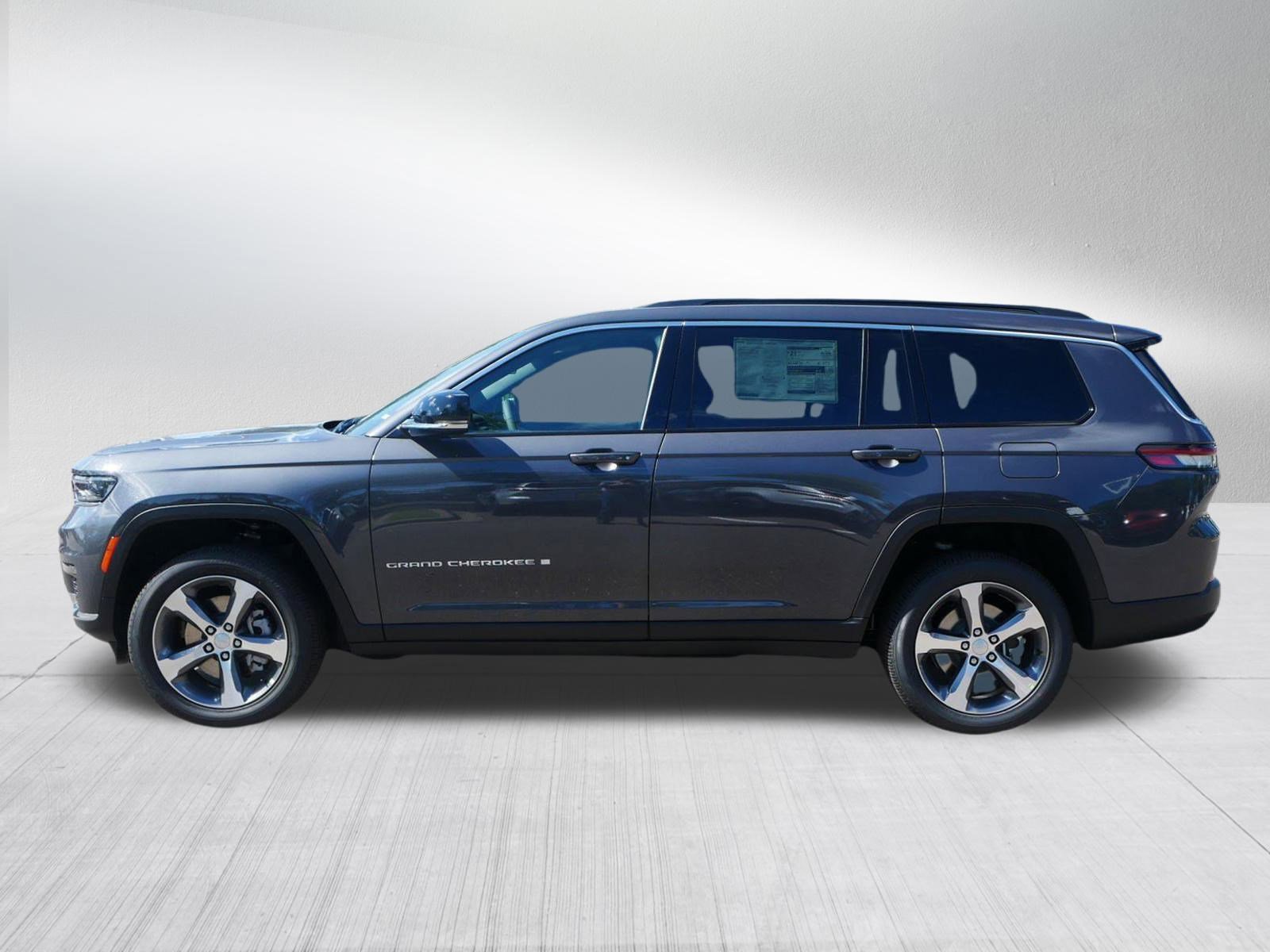 2025 Jeep Grand Cherokee Limited photo 3