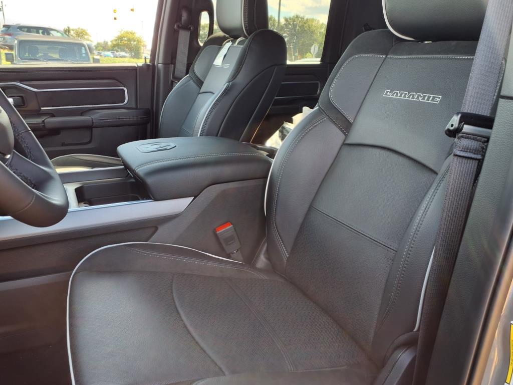 2025 Ram 2500 Laramie photo 2
