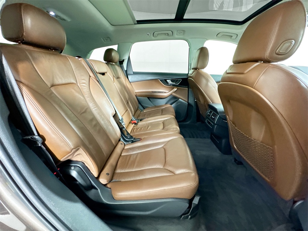 2017 Audi Q7 3.0T Premium Plus photo 16