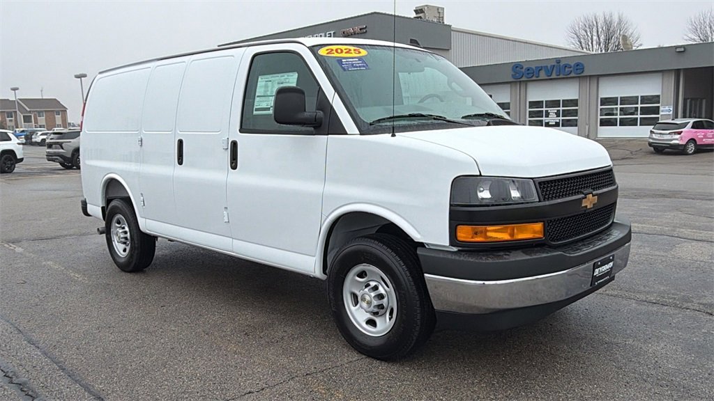 2025 Chevrolet Express Cargo Work Van's photo