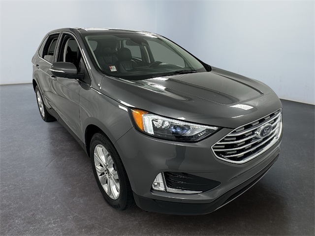 2024 Ford Edge Titanium's photo