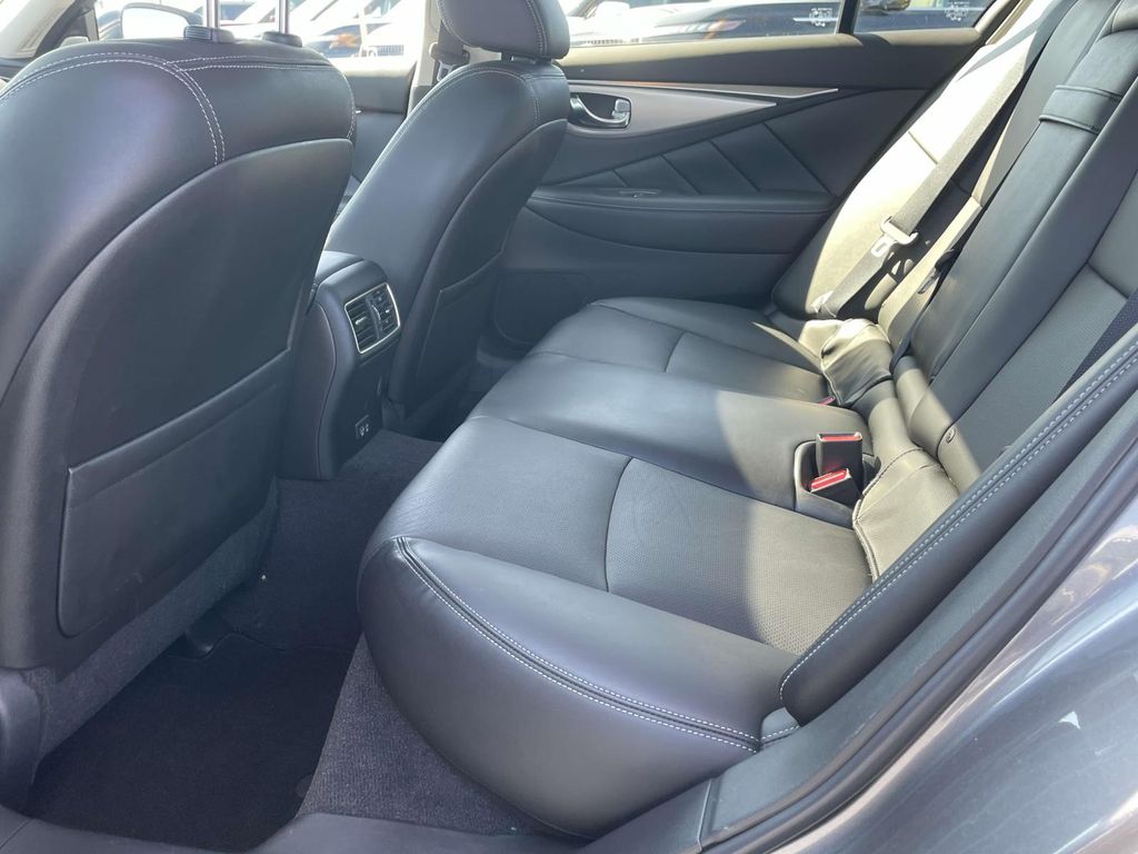 2022 Infiniti Q50 LUXE photo 7