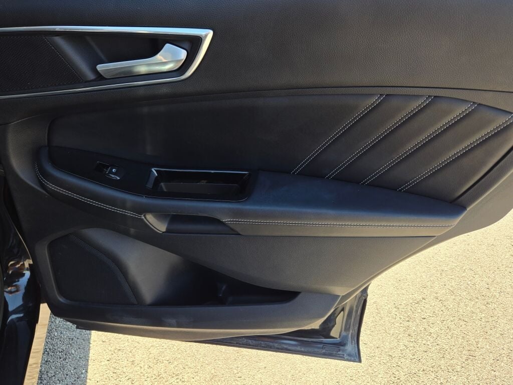 2015 Ford Edge Sport photo 8
