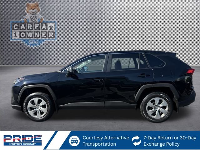 2022 Toyota RAV4 LE photo 2