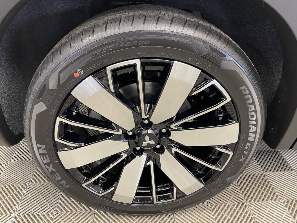 2025 Mitsubishi Outlander SE photo 33