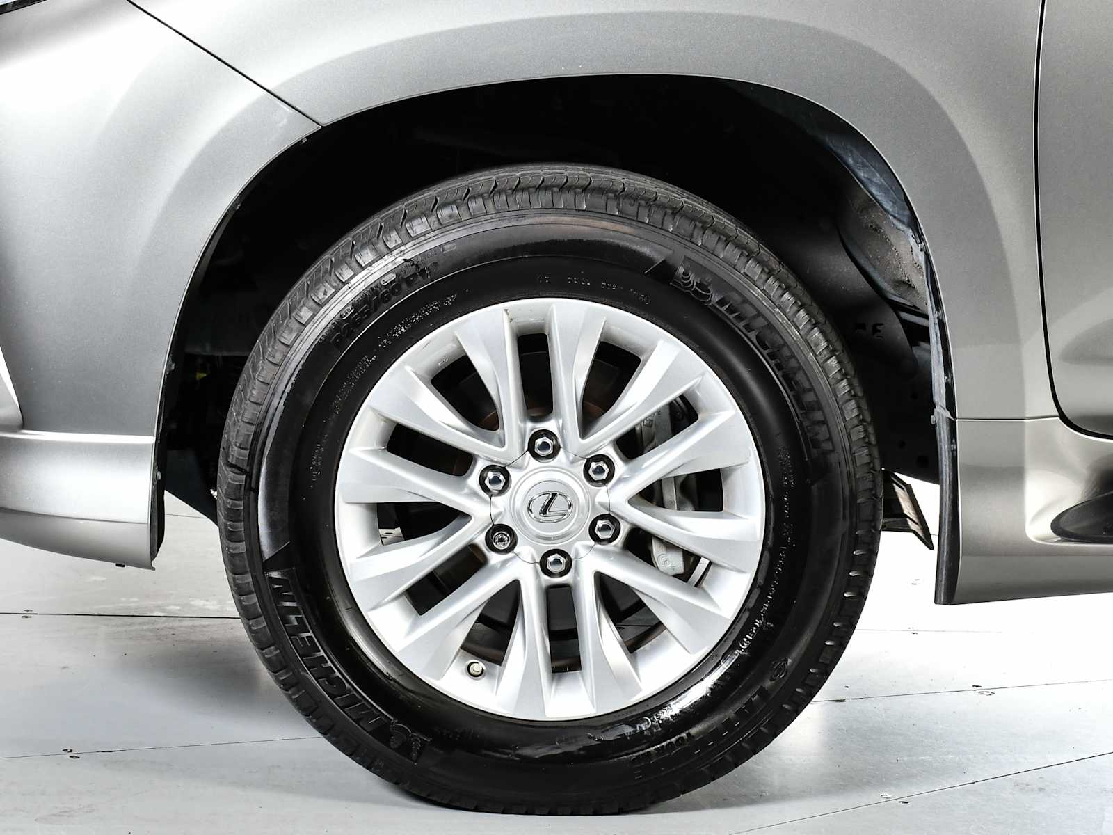 Certified Used 2023 Atomic Silver Lexus 460 Premium image 12