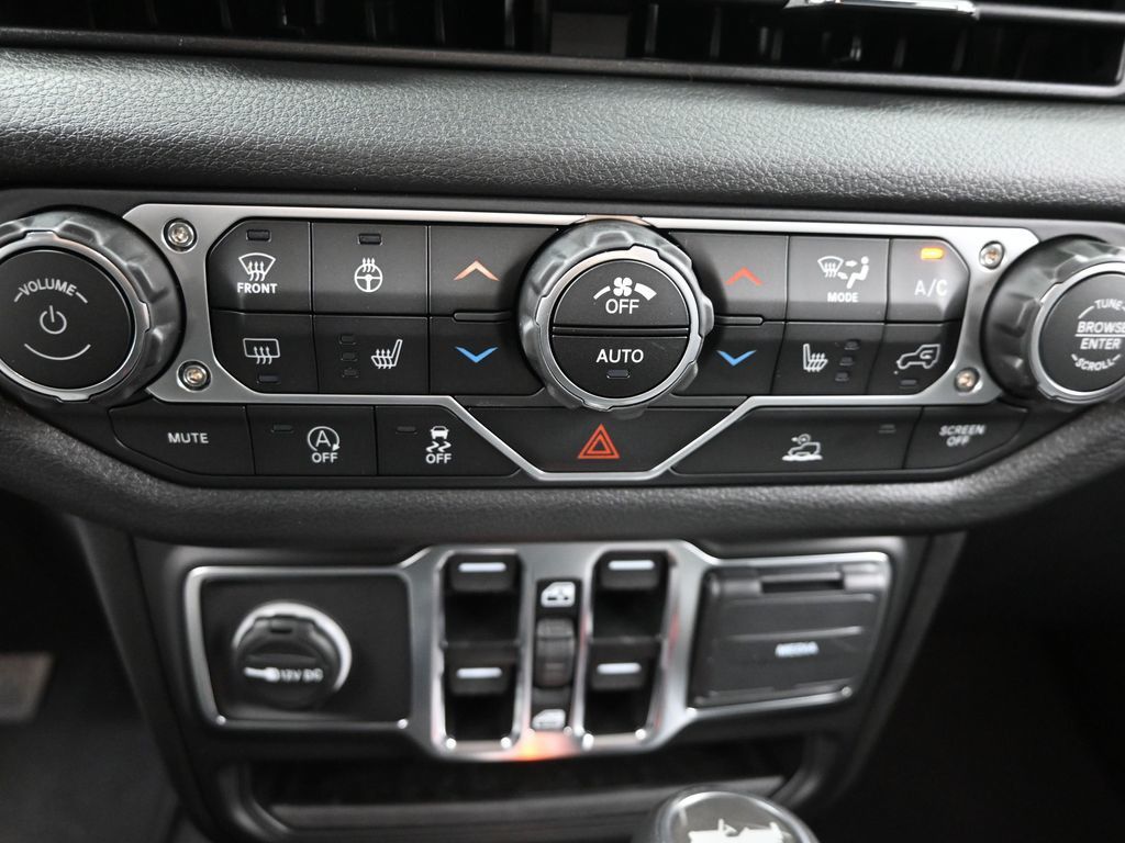 2025 Jeep Wrangler Sport S photo 15