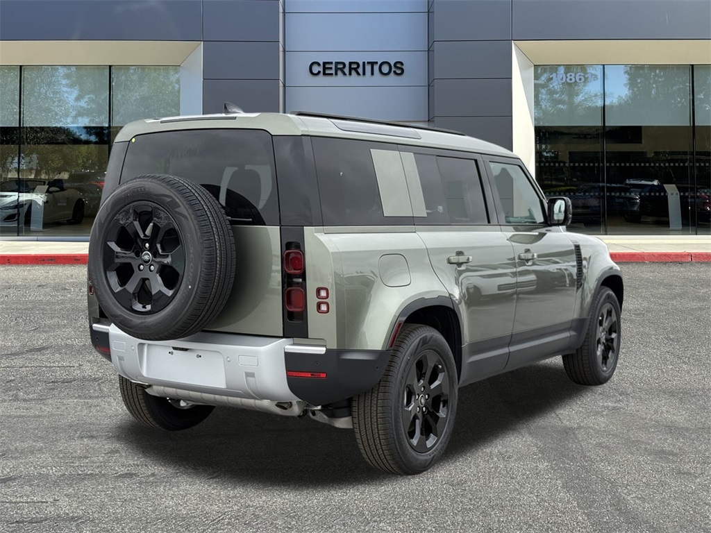 2025 Land Rover Defender 110 S photo 3