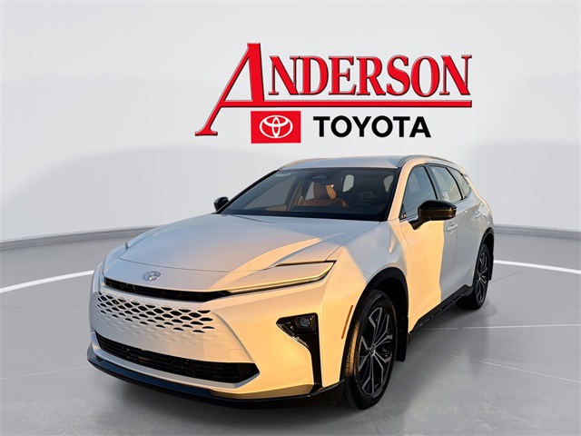 2025 Toyota Crown Signia XLE's photo