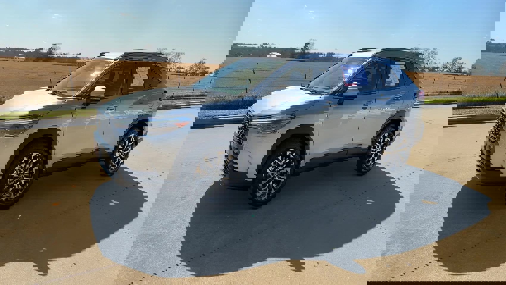 2023 Toyota Corolla Cross XLE photo 4