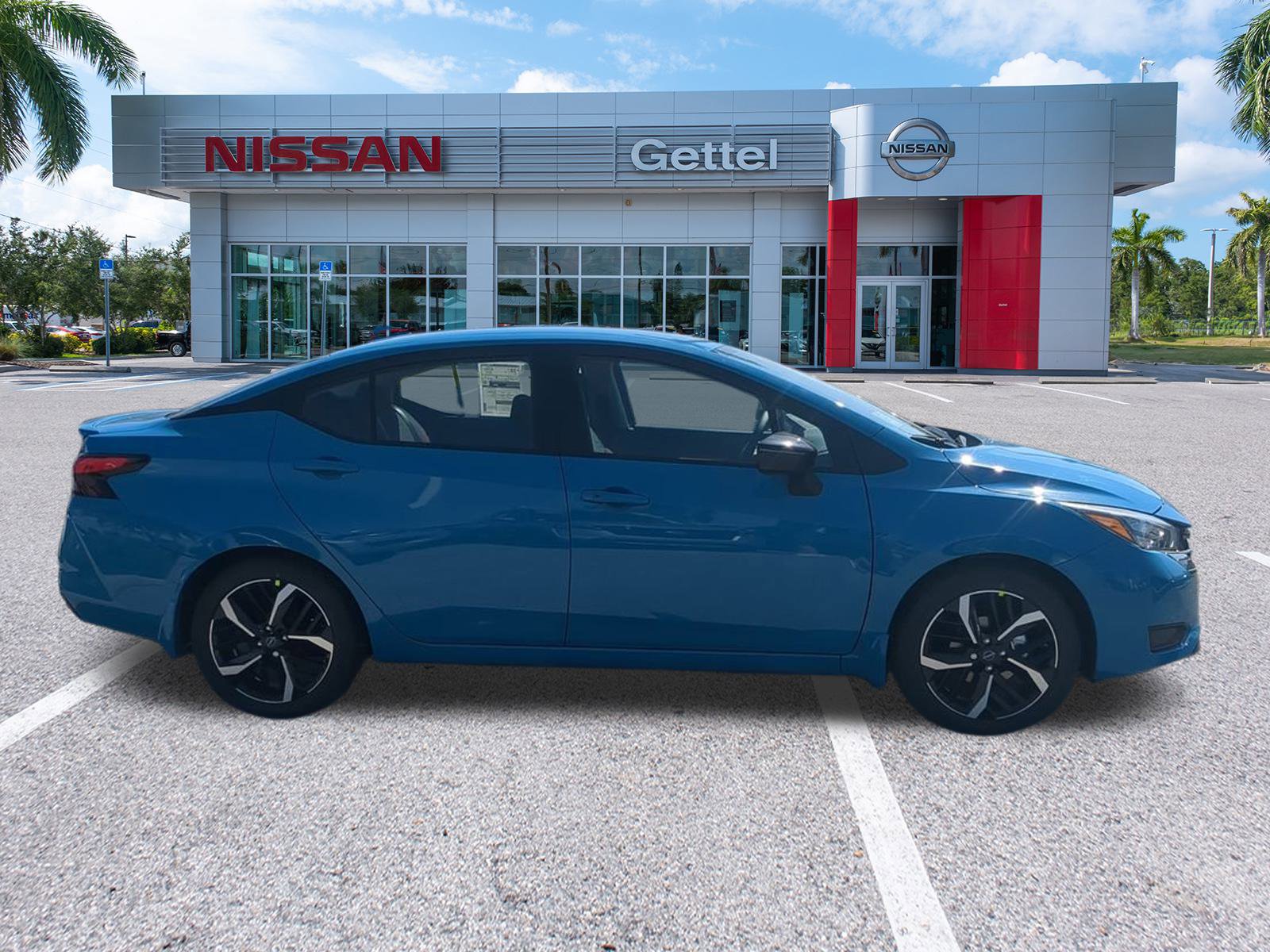 2025 Nissan Versa SR photo 3