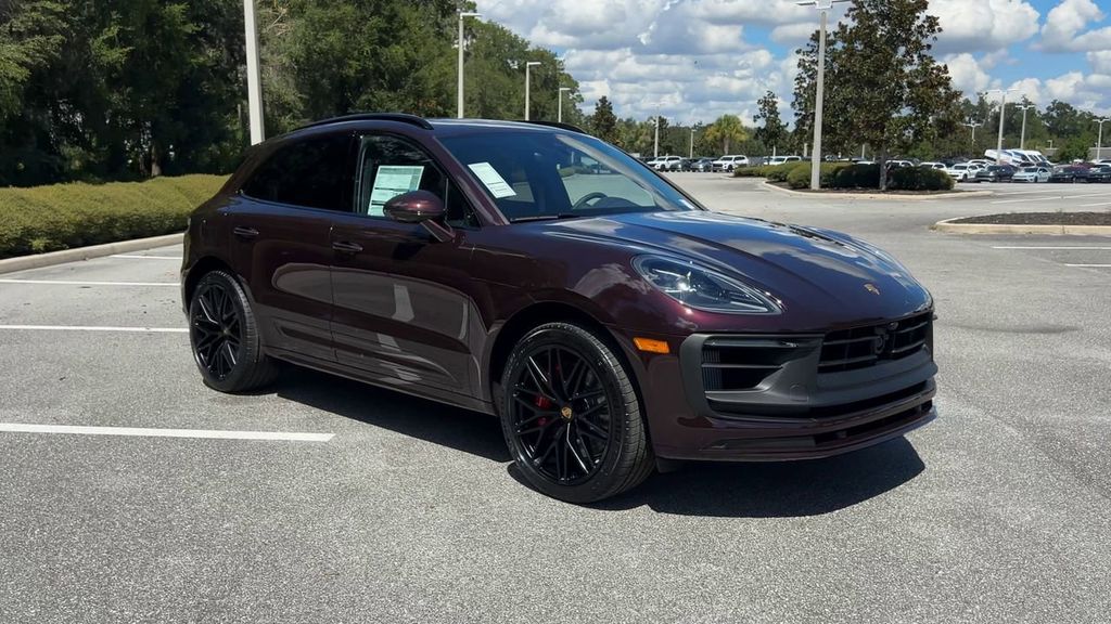 2026 Porsche Macan GTS photo 2