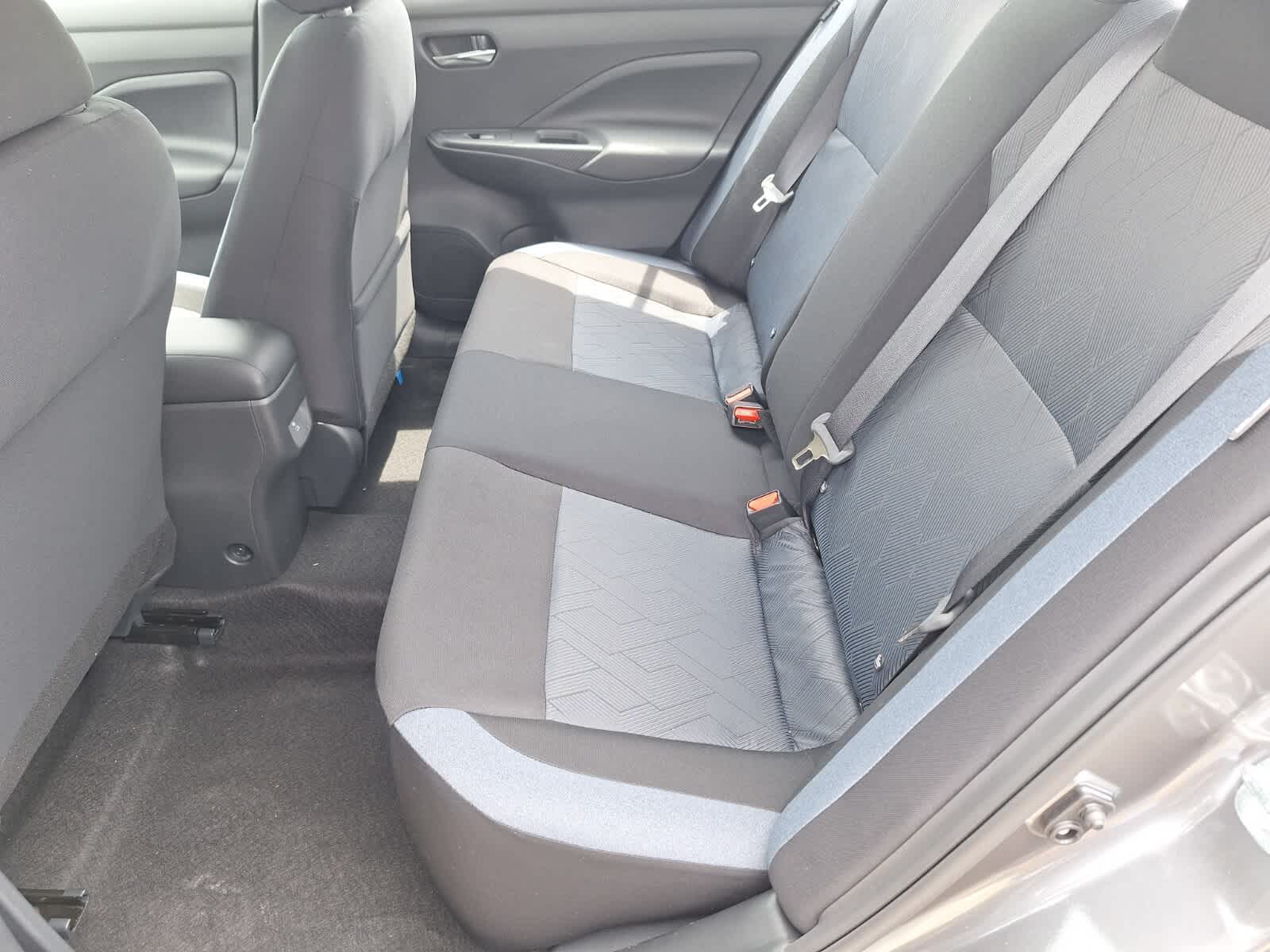 2025 Nissan Versa SV photo 21