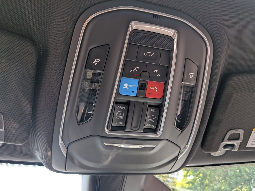 2023 Jeep Grand Cherokee Altitude photo 18