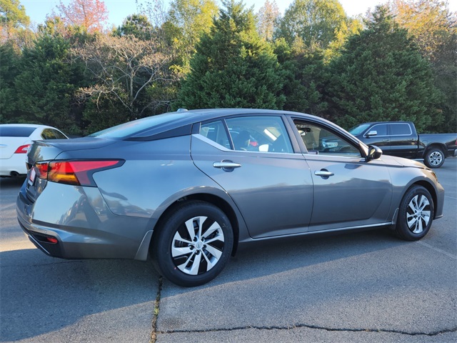 2025 Nissan Altima S photo 3