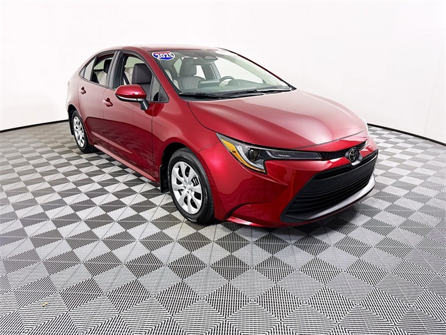 2025 Toyota Corolla LE's photo