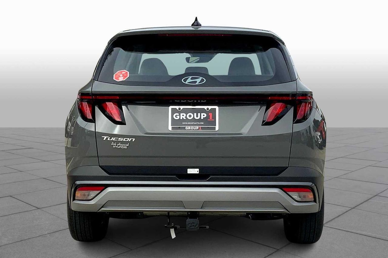2026 Hyundai Tucson SE photo 4