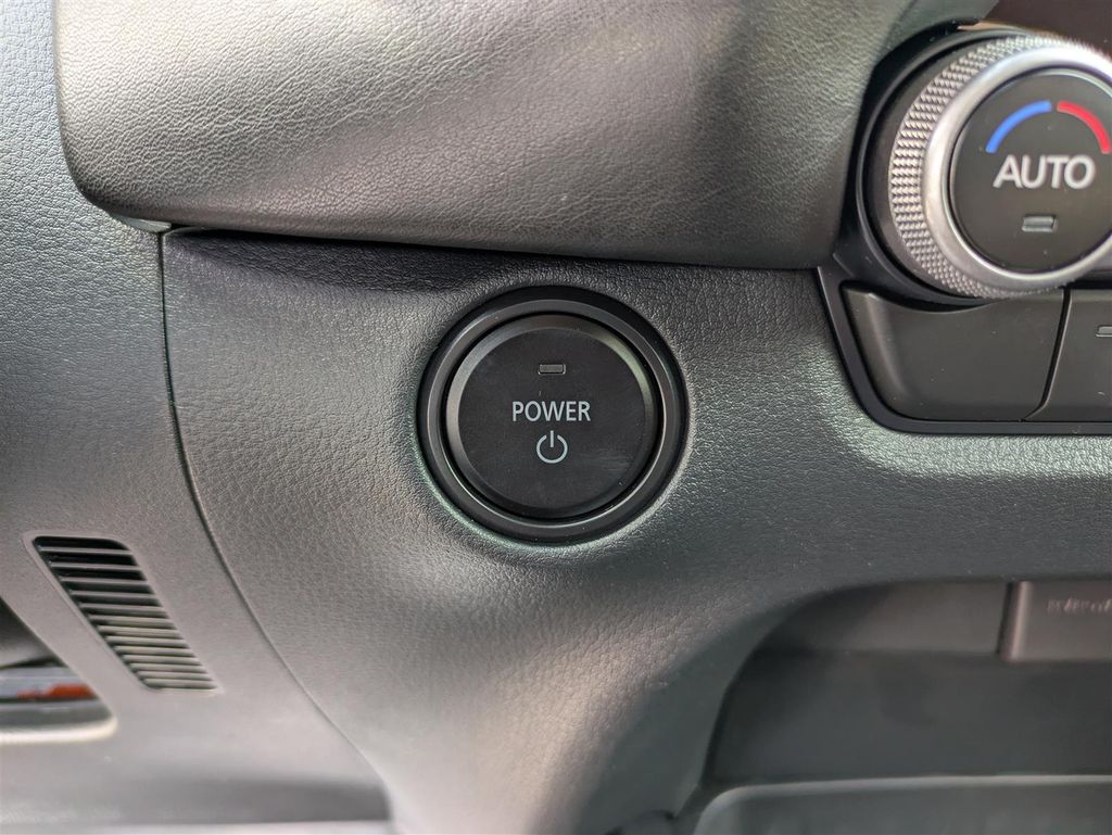 2025 Mazda CX-50 Premium photo 18