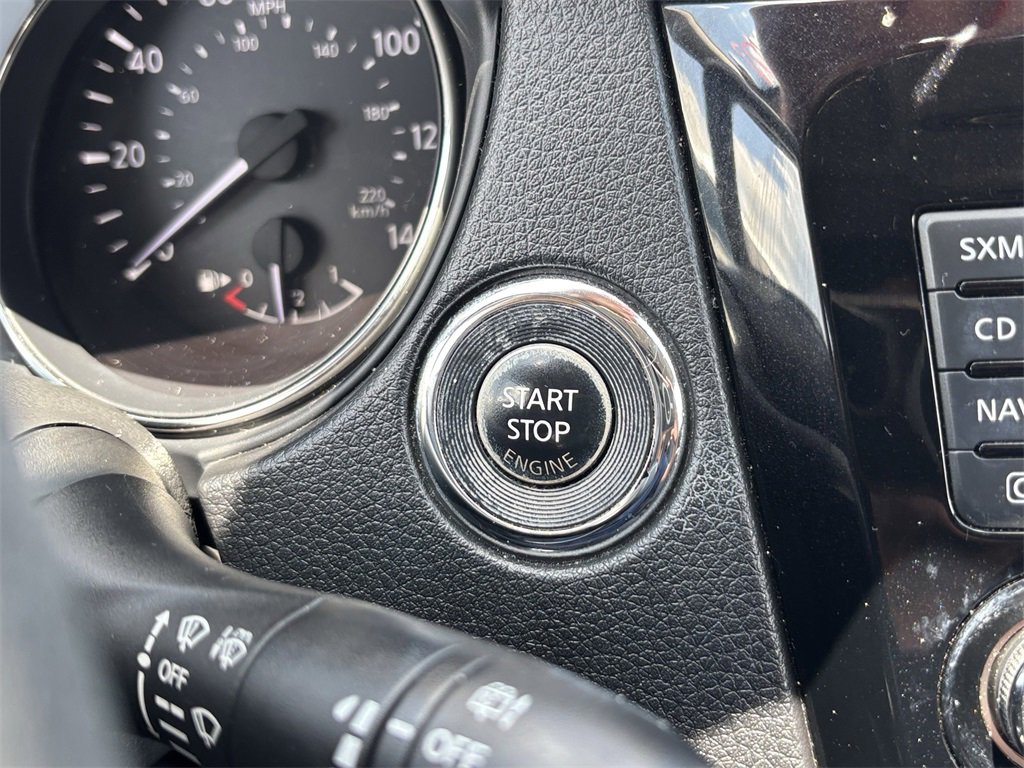2016 Nissan Rogue SV photo 29