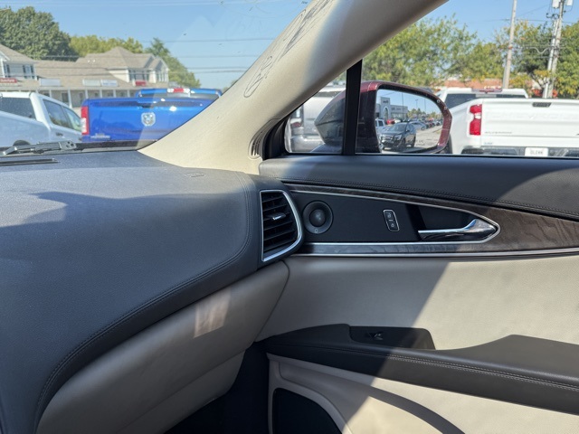 2019 Lincoln Nautilus Reserve photo 17