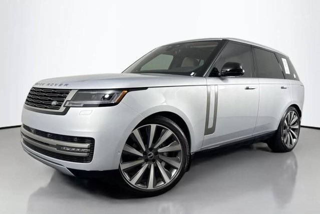 2025 Land Rover Range Rover SE's photo