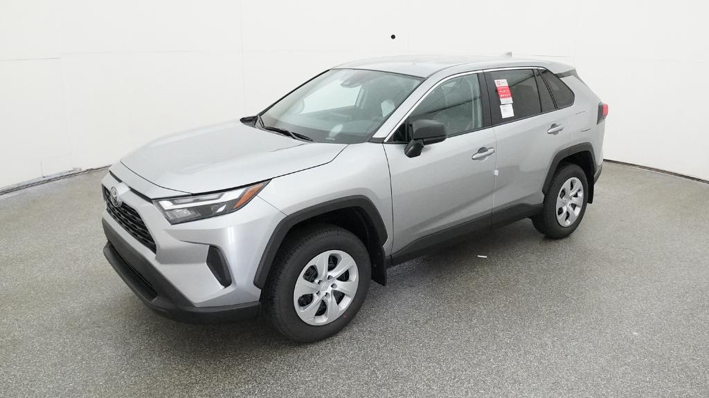 2025 Toyota RAV4 LE's photo
