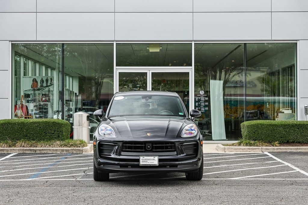 2024 Porsche Macan T photo 9