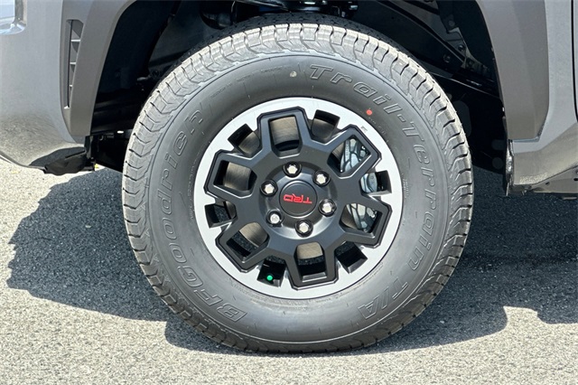 2025 Toyota Tacoma TRD Off-Road 4x4 Double Cab photo 31