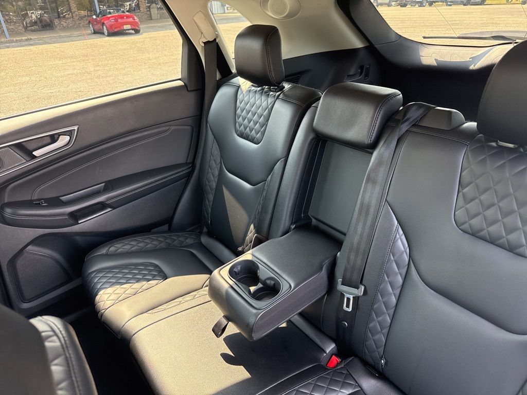 2024 Ford Edge Titanium photo 19