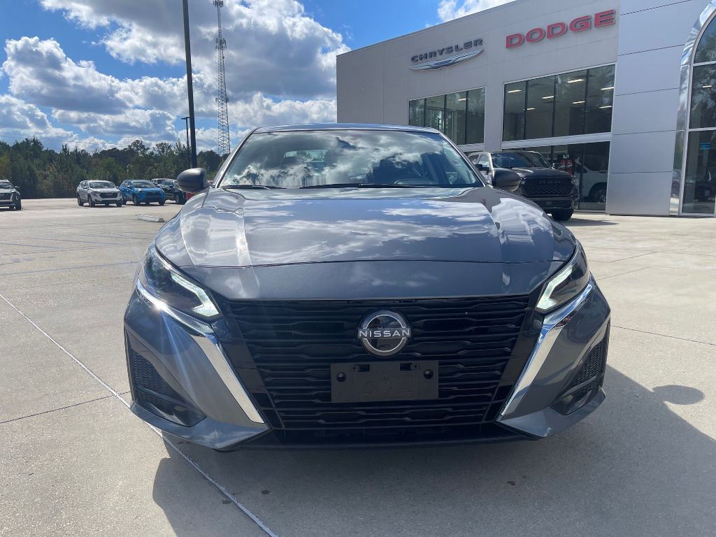 2024 Nissan Altima 2.5 SV photo 2