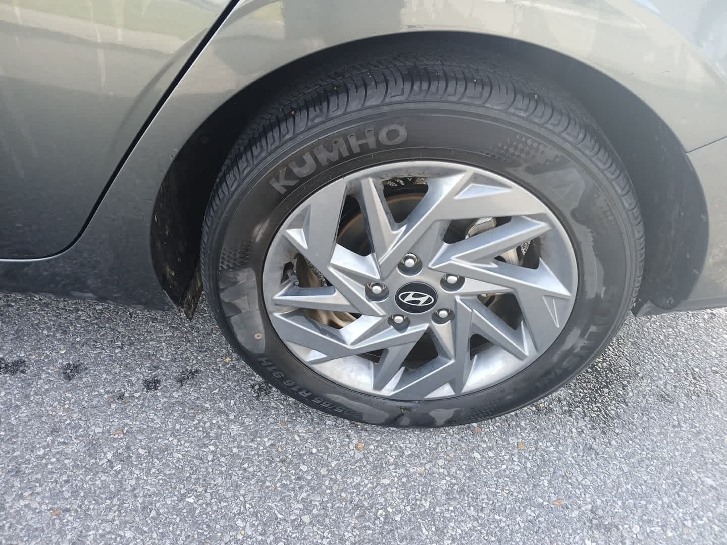 2024 Hyundai Elantra SEL photo 2