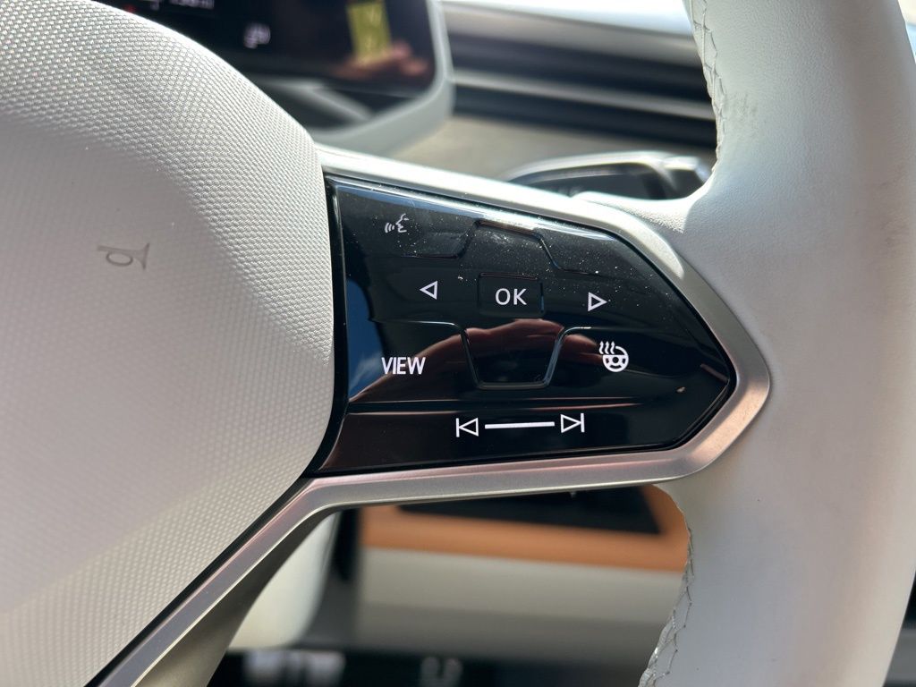 2025 Volkswagen ID. Buzz Pro Plus photo 19