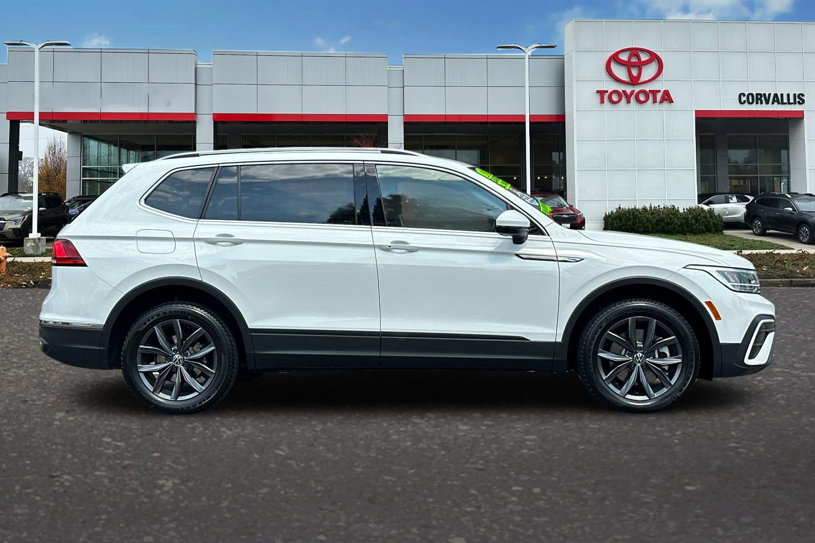 2024 Volkswagen Tiguan SE Wolfsburg Edition photo 2