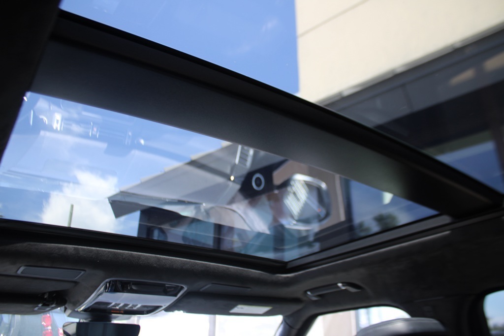 2021 Land Rover Range Rover Autobiography photo 24