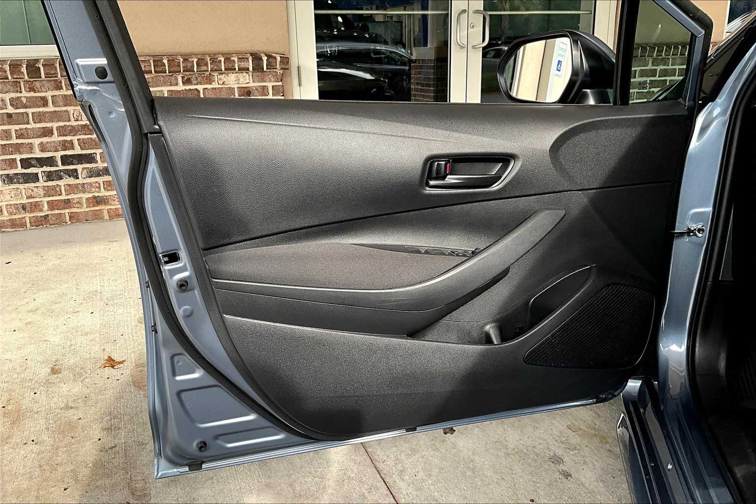 2024 Toyota Corolla LE photo 39