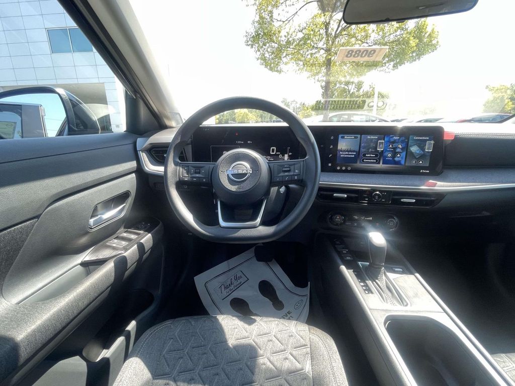 2026 Nissan Kicks SV photo 11