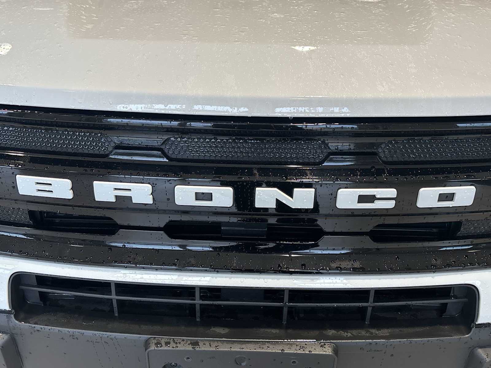 2022 Ford Bronco Outer Banks photo 25