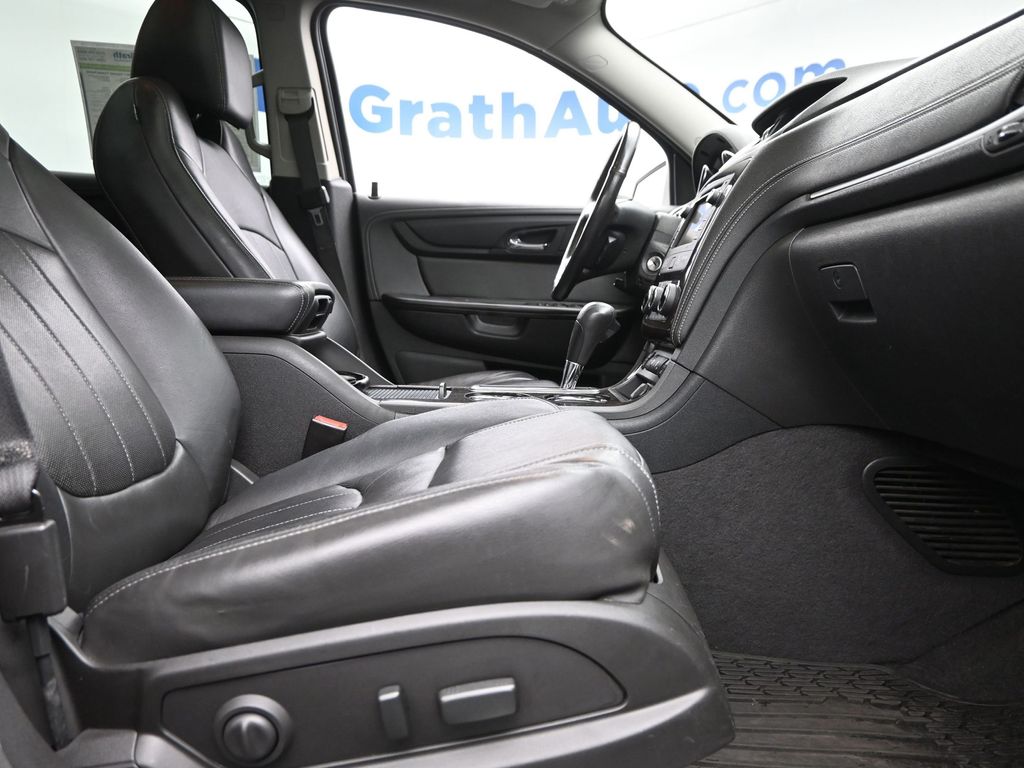 2017 Chevrolet Traverse Premier photo 5