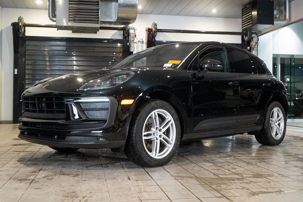 2025 Porsche Macan Base